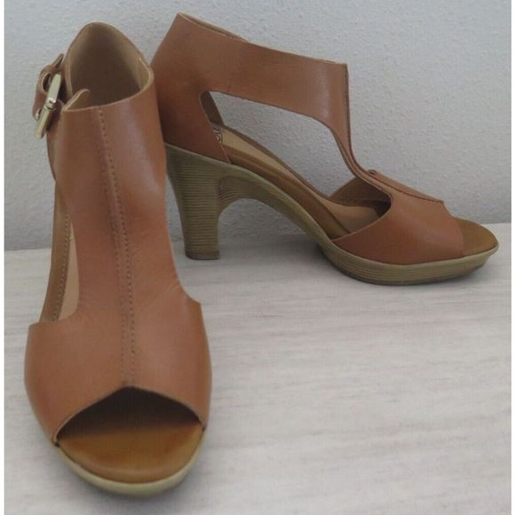 Söfft 1536600 Women's Sz 8M Cognac Dabney Open Toe Leather T-Strap Stacked Heels - Picture 1 of 13